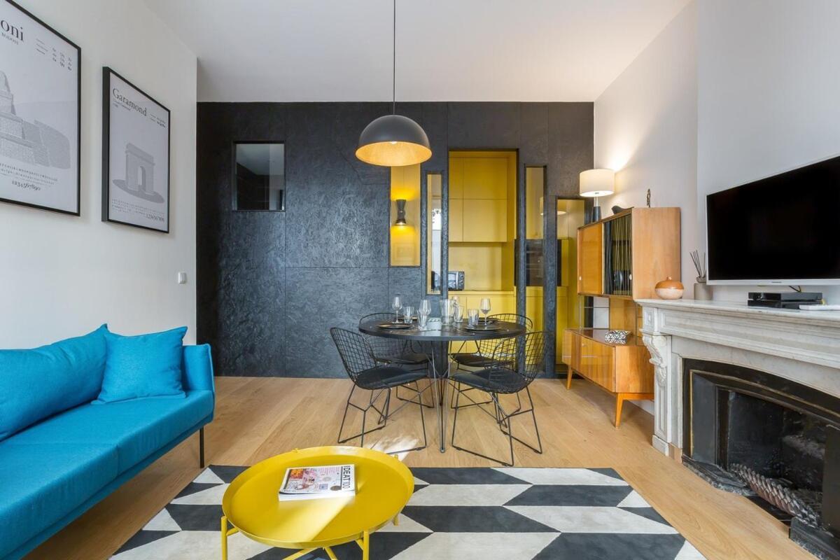 Hallmark - Location T2 - Lyon 2 Luaran gambar