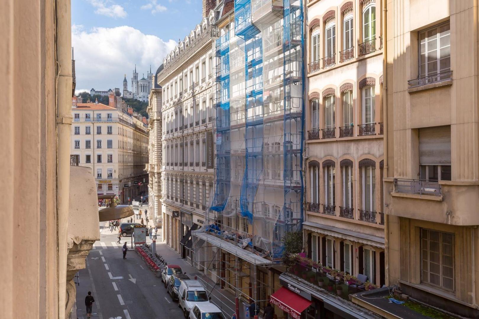 Hallmark - Location T2 - Lyon 2 Luaran gambar